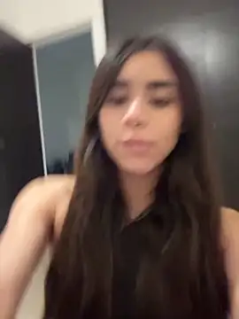 Snapshot of Ariovalle chatting on 09.19.25 Ariovalle online show from 09.19.25