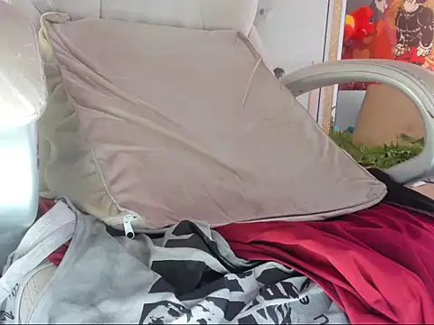 Snapshot of mila_dash chatting on 09.25.25 mila dash online show from 09.25.25