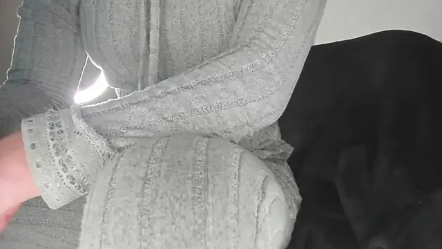 Snapshot of mila_dash chatting on 11.25.25 mila dash online show from 11.25.25