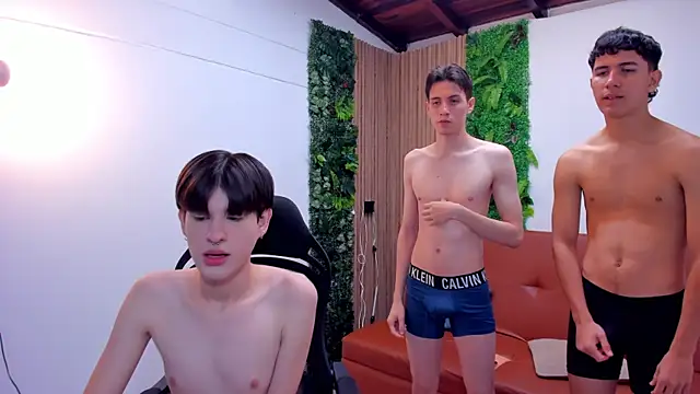 boysinheat  online show from 10.20.25