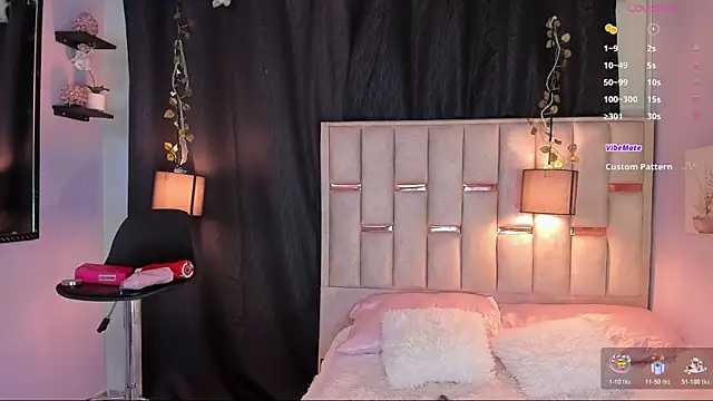 Snapshot of melody-rouss chatting on 11.11.25 melody-rouss online show from 11.11.25