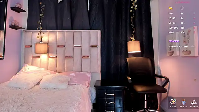 Snapshot of melody-rouss chatting on 12.04.25 melody-rouss online show from 12.04.25