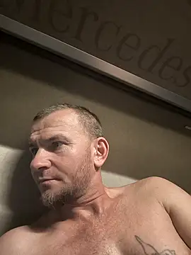 Snapshot of RoadDaddyXL chatting on 10.05.25 RoadDaddyXL online show from 10.05.25