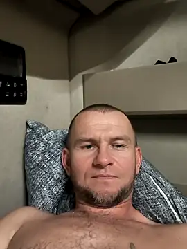 Snapshot of RoadDaddyXL chatting on 10.15.25 RoadDaddyXL online show from 10.15.25