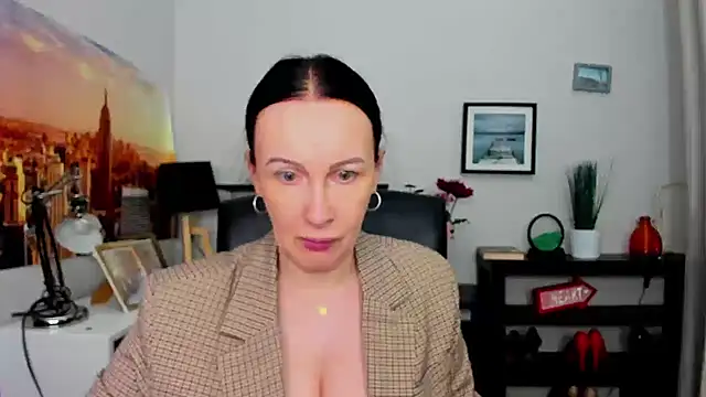 Velvet Jasmine online show from 09.30.25