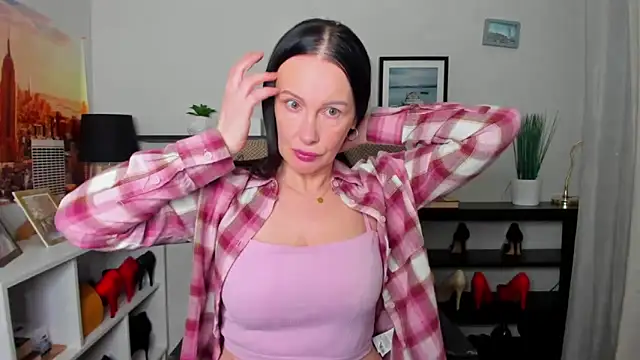 Velvet Jasmine online show from 12.20.25