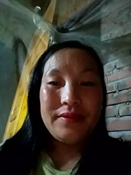 Snapshot of miss-su chatting on 04.13.26 miss-su online show from 04.13.26