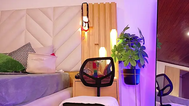 Zafiro Gem  online show from 09.22.25