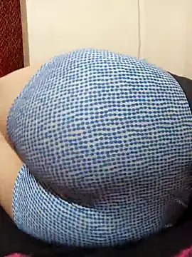 Snapshot of Dirtymorrocainbabe chatting on 11.02.25 Dirtymorrocainbabe online show from 11.02.25