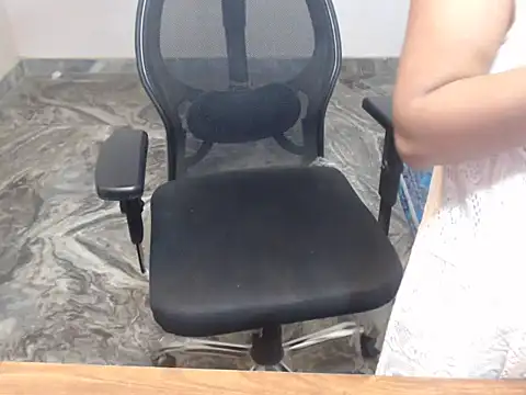  LoveBirds online show from 04.09.26