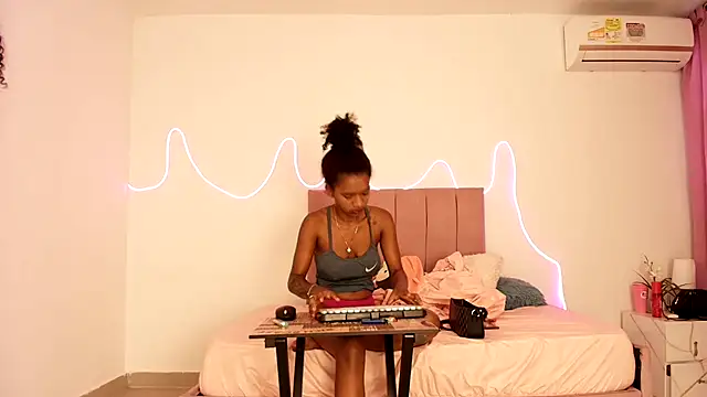 Valerin salazar online show from 10.21.25