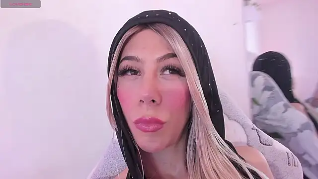 Snapshot of Darlyn_tenderhot__ chatting on 02.01.26 Darlyn tenderhot online show from 02.01.26