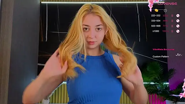 Snapshot of dreamhannah chatting on 09.16.25 dreamhannah online show from 09.16.25