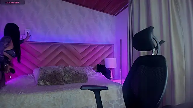  raven black online show from 02.25.26