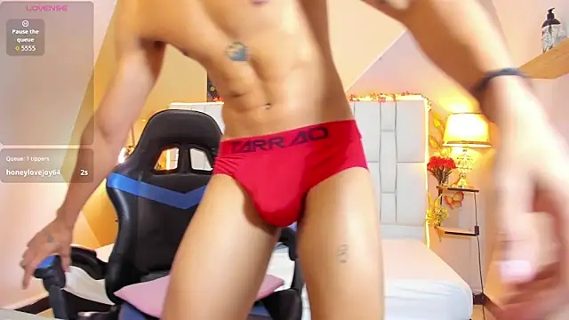 Snapshot of Adan_Oriol chatting on 12.02.25 Adan Oriol online show from 12.02.25