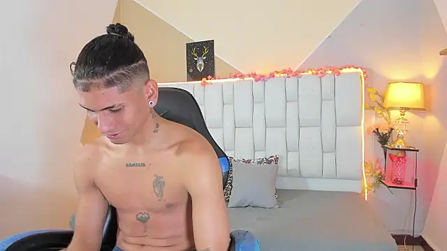 Adan Oriol online show from 01.12.26