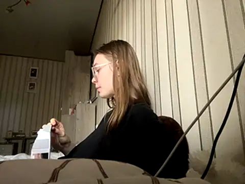 bellameow88 online show from 11.14.25