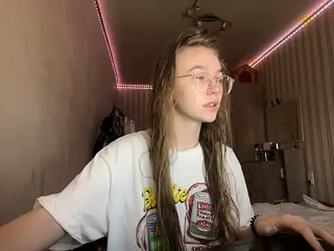 bellameow88 online show from 11.25.25