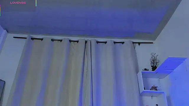 Selenafox 0 online show from 11.12.25