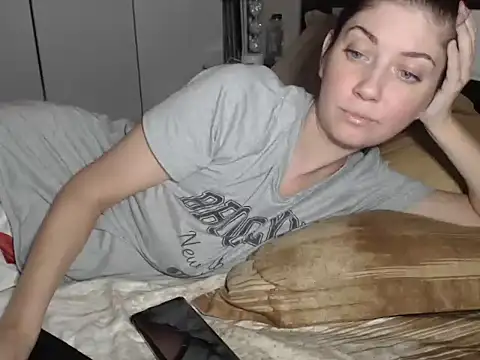 petite danielle online show from 11.25.25