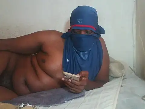 Snapshot of Bussyfats chatting on 04.12.26 Bussyfats online show from 04.12.26