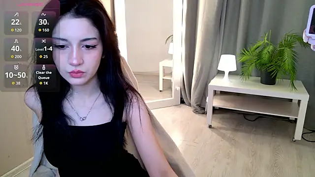 Snapshot of Witavaron chatting on 10.24.25 Witavaron online show from 10.24.25