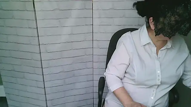 Helen xi  online show from 11.21.25