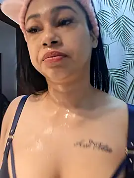 Snapshot of Tigresa23 chatting on 03.26.26 Tigresa23 online show from 03.26.26