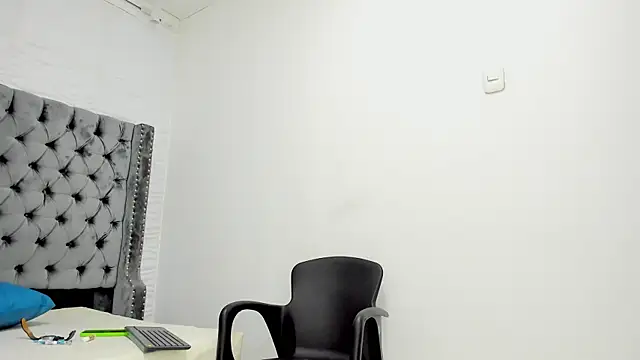 DOUGLAS 099 online show from 10.01.25