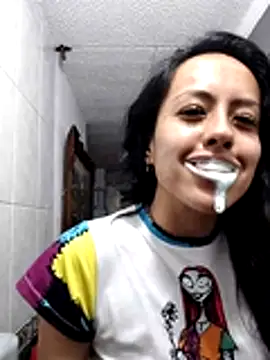 Queen Ashly online show from 12.20.25