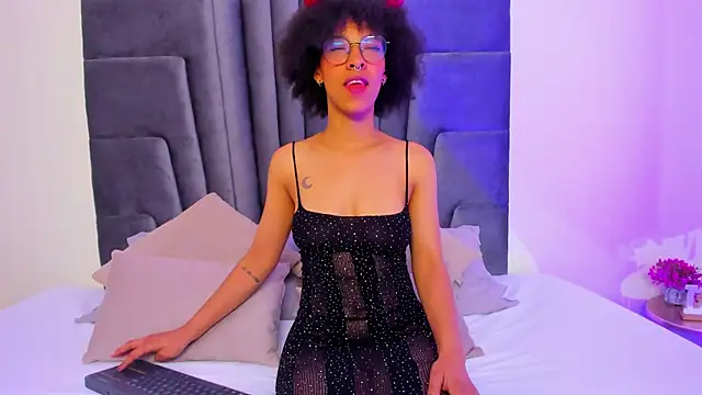 Snapshot of sophie_rojas chatting on 10.31.25 sophie rojas online show from 10.31.25