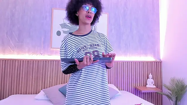 Snapshot of sophie_rojas chatting on 11.05.25 sophie rojas online show from 11.05.25