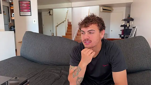 Snapshot of lenruy chatting on 11.21.25 lenruy online show from 11.21.25