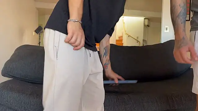 Snapshot of lenruy chatting on 12.15.25 lenruy online show from 12.15.25