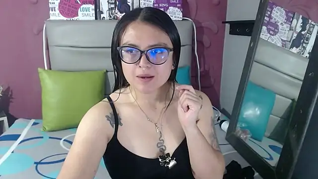 Snapshot of Cailing_Zu chatting on 09.14.25 Cailing Zu online show from 09.14.25