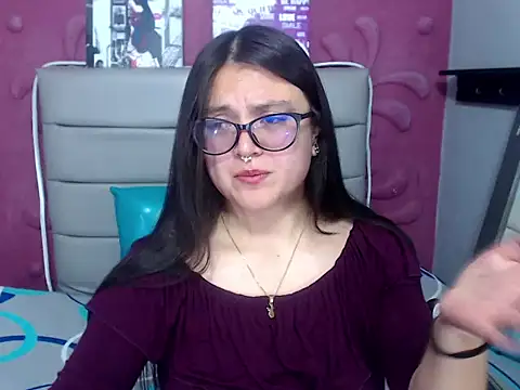 Snapshot of Cailing_Zu chatting on 10.13.25 Cailing Zu online show from 10.13.25