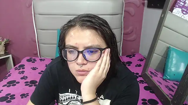 Cailing Zu online show from 10.17.25