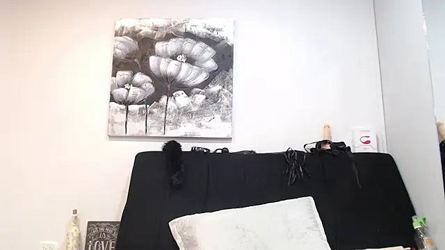 DonnaJoness online show from 11.20.25