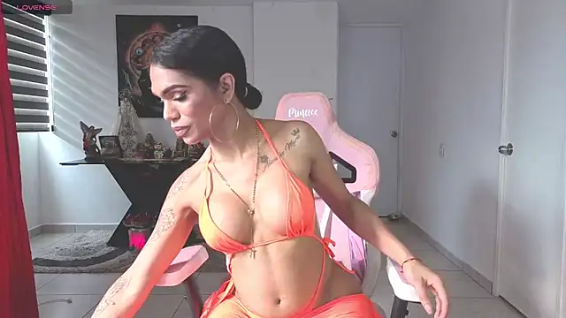 isabella pearl  online show from 04.15.26