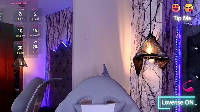 Zami Escobar of online show from 04.10.26