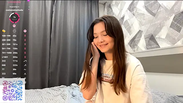 KiraVelvet online show from 10.24.25