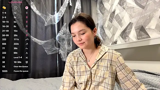 KiraVelvet online show from 11.03.25