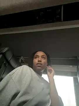 Snapshot of princesslivv chatting on 09.14.25 princesslivv online show from 09.14.25