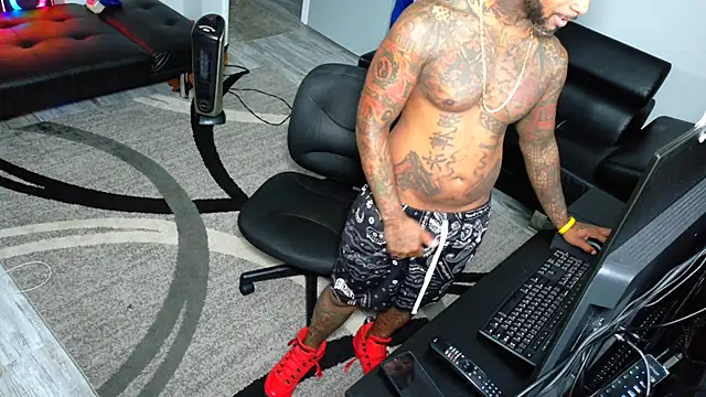 SLANGONDEMHOES online show from 12.22.25