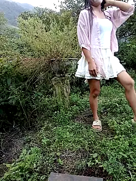 Snapshot of rubi_bae chatting on 10.22.25 rubi bae online show from 10.22.25