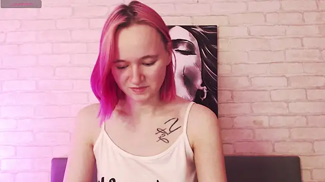 Ericha Stone online show from 10.08.25