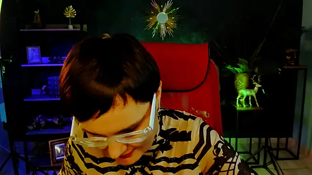 LauraDavidsons online show from 12.19.25