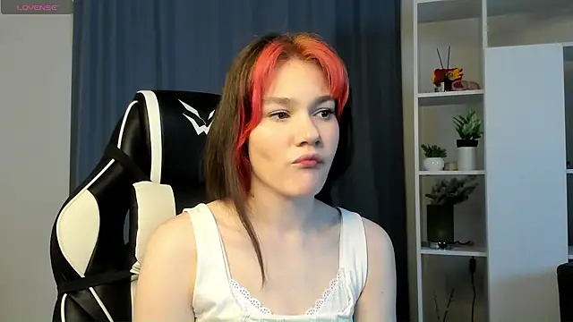 MauraSpurrier online show from 10.22.25