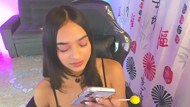 Snapshot of Gia_flame_ chatting on 09.24.25 Gia flame online show from 09.24.25