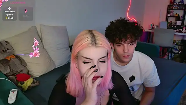 Alice18James online show from 09.16.25